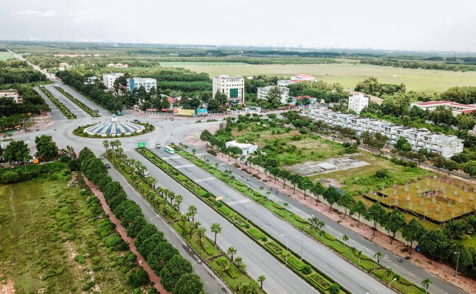 Cuối tháng 4 vừa qua, cầu Nhơn Trạch – một hạng mục quan trọng trong tuyến đường Vành đai 3 TP.HCM – đã chính thức được thông xe kỹ thuật, đánh dấu bước tiến lớn trong kết nối giao thông giữa huyện Nhơn Trạch (Đồng Nai) và TP.HCM.