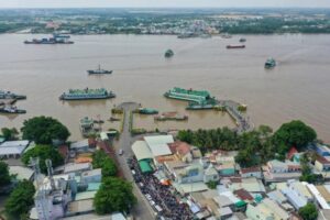 Cầu và đường Cát Lái dài hơn 11km, vận tốc thiết kế 80 km/h, gồm 8 làn xe, với tổng mức đầu tư gần 20.000 tỷ đồng – theo phương án do Sở Xây dựng Đồng Nai đề xuất.